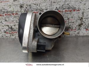 O157691 Gebruikte gasklephuis Renault Clio