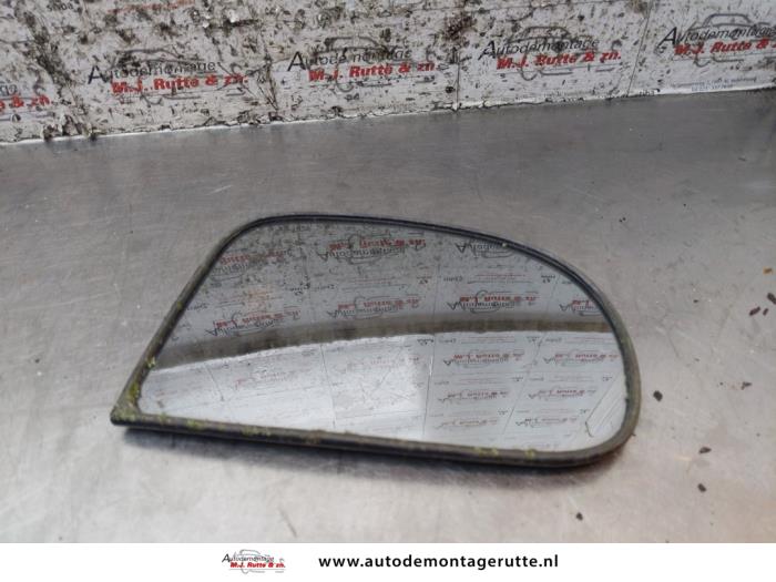 Spiegelglas rechts van een Hyundai Atos 1.0 12V 2002