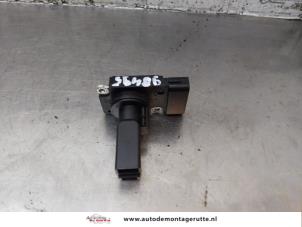 O157747 Gebruikte luchtmassameter Toyota Corolla Verso