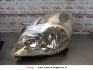 O157750 Gebruikte koplamp links Toyota Corolla Verso