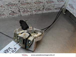 O157810 Gebruikte portierslot mechaniek 4deurs rechts-achter Suzuki Alto