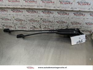 O157939 Gebruikte ruitenwisserarm set Fiat 500
