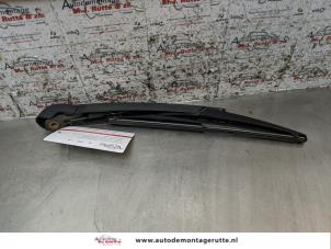 O157940 Gebruikte ruitenwisserarm achter Fiat 500