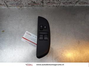 Gebruikte Combischakelaar ramen Toyota Yaris Verso (P2) 1.3 16V Prijs op aanvraag aangeboden door Autodemontage M.J. Rutte B.V.