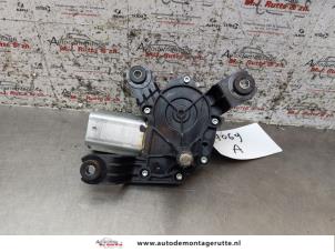 Gebruikte Motor Ruitenwisser achter Opel Zafira (M75) 1.6 16V Prijs op aanvraag aangeboden door Autodemontage M.J. Rutte B.V.