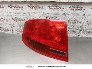 O158452 Gebruikte achterlicht links Audi A4