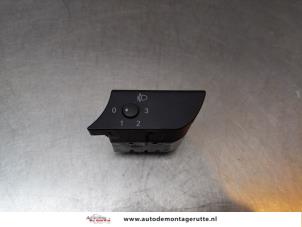 O158453 Gebruikte schakelaar koplamp ihv Audi A4