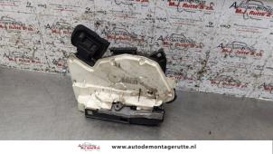 O158492 Gebruikte slotmechaniek portier 4deurs rechts-achter Volkswagen Polo