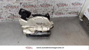 O158493 Gebruikte portierslot mechaniek 4deurs rechts-voor Volkswagen Polo