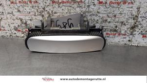 O158522 Gebruikte deurgreep 4deurs rechts-voor Audi A4