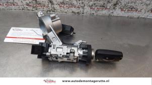Gebruikte Kontaktslot + Sleutel Opel Astra J Sports Tourer (PD8/PE8/PF8) 1.4 Turbo 16V Prijs op aanvraag aangeboden door Autodemontage M.J. Rutte B.V.