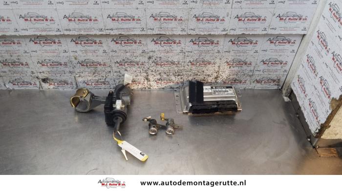 Gebruikte Cilinderslotenset (compleet) Kia Cerato O158692