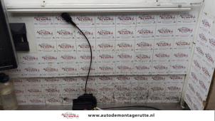 O158726 Gebruikte slotmechaniek portier 4deurs links-voor Nissan Note