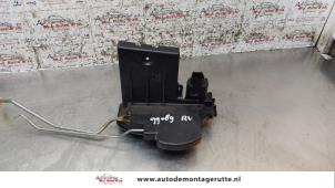 Gebruikte Portierslot Mechaniek 4Deurs rechts-voor Kia Cerato 1.6 16V Prijs op aanvraag aangeboden door Autodemontage M.J. Rutte B.V.