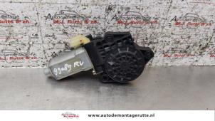 Gebruikte Motor electrisch raam Kia Cerato 1.6 16V Prijs op aanvraag aangeboden door Autodemontage M.J. Rutte B.V.