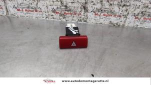 O158884 Gebruikte schakelaar paniekverlichting Mitsubishi Lancer