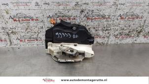 O158918 Gebruikte portierslot mechaniek 4deurs rechts-achter Mitsubishi Lancer