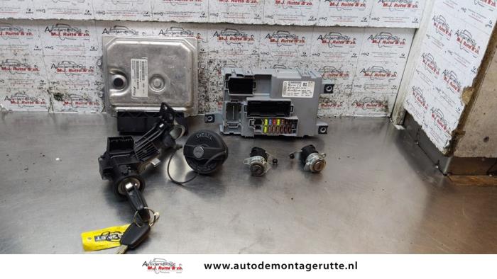 Gebruikte Contactslot + computer Citroen Nemo O158939