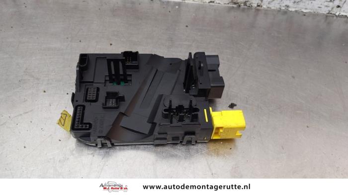 Gebruikte Stuurkolom module Volkswagen Passat O158968