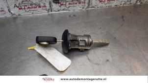 O159075 Gebruikte deurslot cilinder links Ford Transit Connect