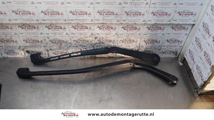 Gebruikte Ruitenwisserarm set BMW 3-Serie O159244