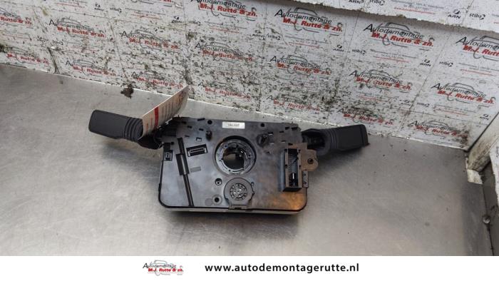 Combischakelaar Stuurkolom van een Opel Astra H (L48) 1.6 16V Twinport 2004