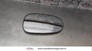 Gebruikte Spiegelglas rechts Nissan Almera Tino (V10M) 1.8 16V Prijs op aanvraag aangeboden door Autodemontage M.J. Rutte B.V.