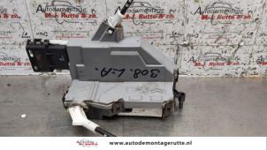 O159615 Gebruikte slotmechaniek portier 4deurs links-achter Peugeot 308