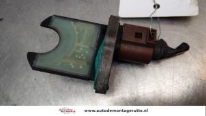 Gebruikte Stuurhoek sensor Volkswagen Polo IV (9N1/2/3) 1.2 12V Prijs op aanvraag aangeboden door Autodemontage M.J. Rutte B.V.
