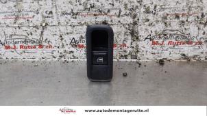 O159661 Gebruikte schakelaar elektrisch raam Skoda Fabia