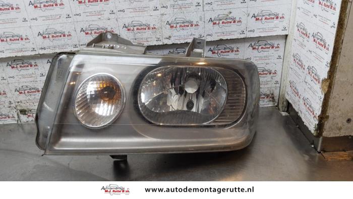 Koplamp links van een Peugeot Expert (222/224) 2.0 HDi 110 2005