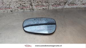 Gebruikte Spiegelglas links Peugeot 607 (9D/U) 2.9 V6 24V Prijs op aanvraag aangeboden door Autodemontage M.J. Rutte B.V.
