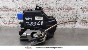 Gebruikte Portierslot Mechaniek 4Deurs links-achter Audi A8 (D3) 4.2 V8 40V Quattro Prijs € 50,00 Margeregeling aangeboden door Autodemontage M.J. Rutte B.V.