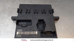 Gebruikte Computer Body Control Audi A8 (D3) 4.2 V8 40V Quattro Prijs € 100,00 Margeregeling aangeboden door Autodemontage M.J. Rutte B.V.