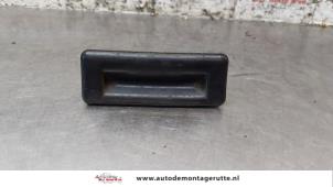 O160131 Gebruikte achterklep handgreep Skoda Fabia