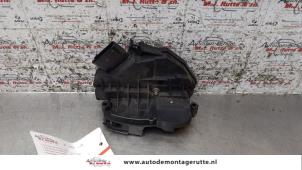 O160146 Gebruikte portierslot mechaniek 4deurs links-voor Ford Fiesta