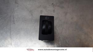 O160235 Gebruikte schakelaar koplamp ihv Toyota Corolla Verso
