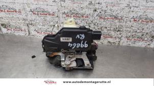 O160311 Gebruikte deurslot mechaniek 4deurs rechts-voor Volkswagen Golf