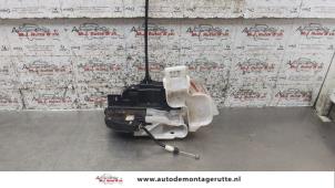 O160387 Gebruikte slotmechaniek portier 4deurs links-voor Kia Cee'D