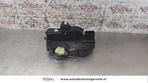 O160389 Gebruikte deurslot mechaniek 4deurs links-achter Chevrolet Aveo