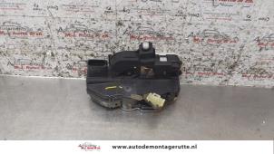 O160393 Gebruikte deurslot mechaniek 4deurs rechts-voor Chevrolet Aveo
