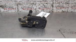 O160451 Gebruikte portierslot mechaniek 4deurs rechts-voor Hyundai Atos