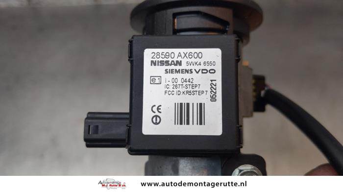 Kontaktslot+Sleutel van een Nissan Micra (K12) 1.2 16V 2005
