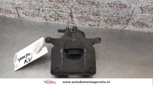 O160650 Gebruikte remklauw (tang) rechts-voor Toyota Aygo