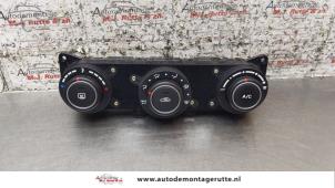 Gebruikte Chaufage Bedieningspaneel Kia Cee'd Sporty Wagon (EDF) 1.4 16V Prijs op aanvraag aangeboden door Autodemontage M.J. Rutte B.V.