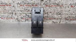 O160713 Gebruikte combischakelaar ramen Kia Cee'D
