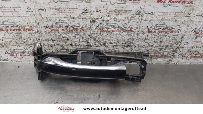 Gebruikte Portiergreep 4Deurs links-voor Mercedes E-Klasse O160735