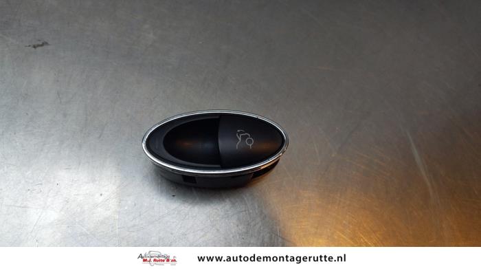 Gebruikte Schakelaar achterklep Mercedes E-Klasse O160741