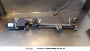 O160819 Gebruikte ruitenwismotor+mechaniek Mitsubishi Colt