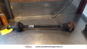 O160874 Gebruikte steekas links-achter Audi A8